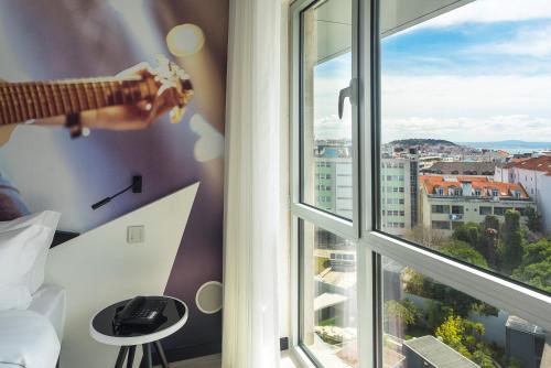 Imagen de la habitación del Hotel Hf Fénix Music. Foto 17