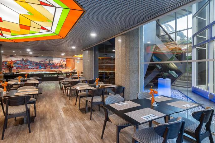 Imagen general del Hotel Hf Fénix Porto. Foto 7