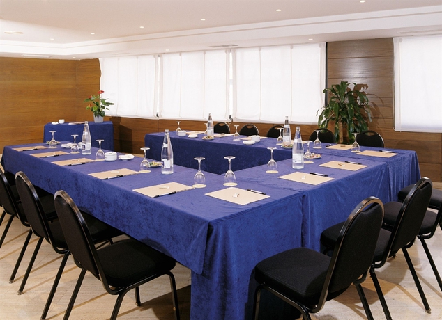 Imagen de los interiores del Hotel Hg City Suites Barcelona. Foto 14