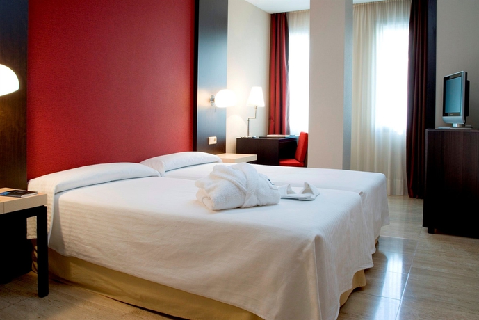 Imagen de la habitación del Hotel Hg City Suites Barcelona. Foto 13