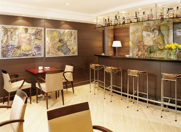Imagen del bar/restaurante del Hotel Hg City Suites Barcelona. Foto 9