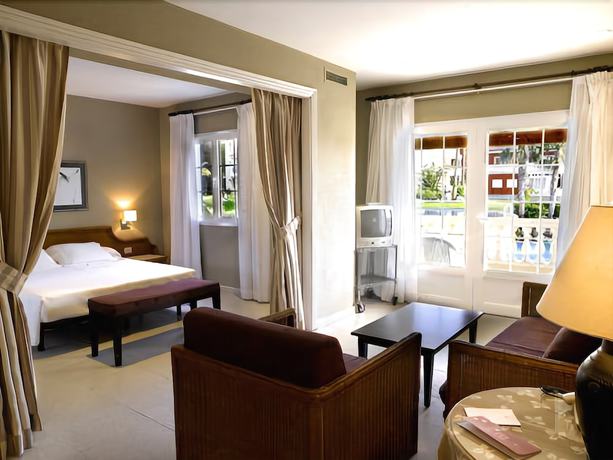 Imagen de la habitación del Hotel Hg Jardin De Menorca. Foto 7