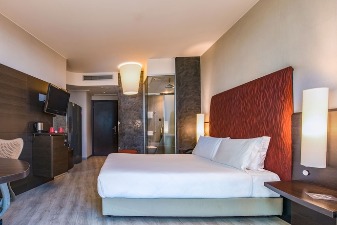 Imagen de la habitación del Hotel Hi Bari. Foto 4