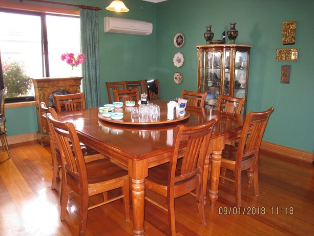 Imagen del bar/restaurante del Hotel Hi George Bed and Breakfast. Foto 6