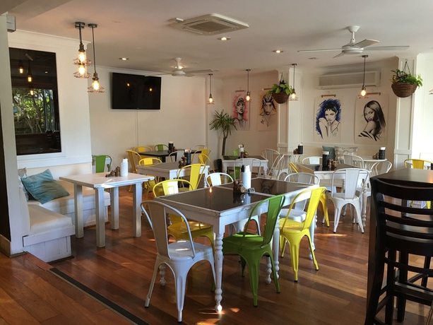 Imagen del bar/restaurante del Hotel Hi Ho Beach Apartments. Foto 2
