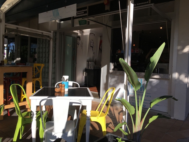 Imagen del bar/restaurante del Hotel Hi Ho Beach Apartments. Foto 3
