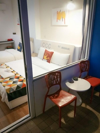 Imagen de la habitación del Hotel Hi Inn. Foto 10