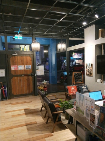 Imagen de los interiores del Hotel Hi Inn. Foto 16