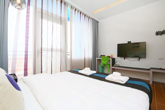 Imagen de la habitación del Hotel Hi Inn. Foto 12