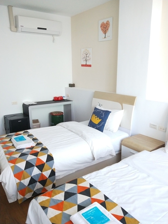 Imagen de la habitación del Hotel Hi Inn. Foto 13