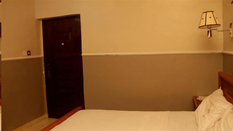 Imagen de la habitación del Hotel Hi Point and Suites. Foto 11