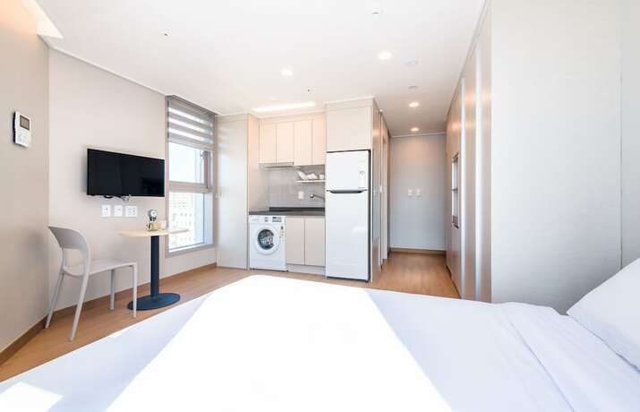 Imagen de la habitación del Hotel Hi Residences. Foto 13
