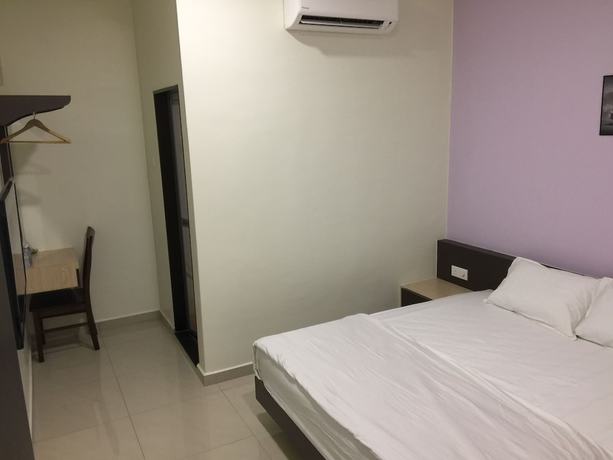 Imagen de la habitación del Hotel Hi Star. Foto 16