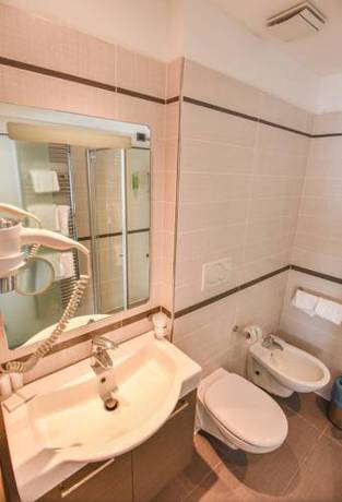 Imagen de la habitación del Hotel Hi Trento - Wellness & Spa Adults Only. Foto 15