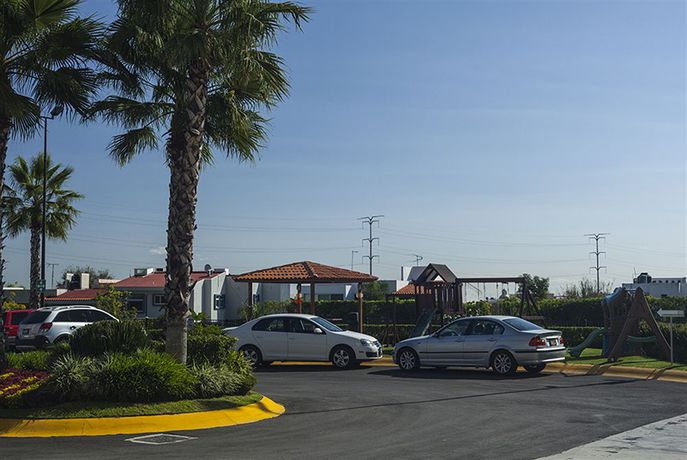Imagen de los exteriores del Hotel Hi Zapopan. Foto 9