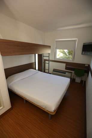 Imagen de los exteriores del Hotel Hi Zapopan. Foto 10