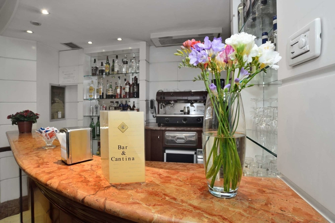 Imagen del bar/restaurante del Hotel Hiberia. Foto 6