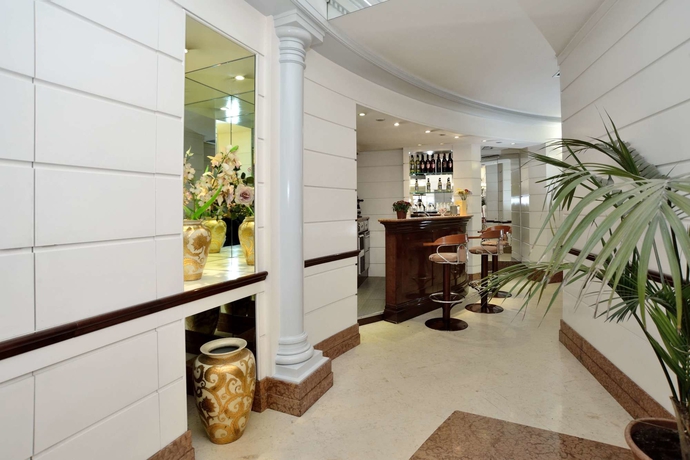 Imagen de los interiores del Hotel Hiberia. Foto 16