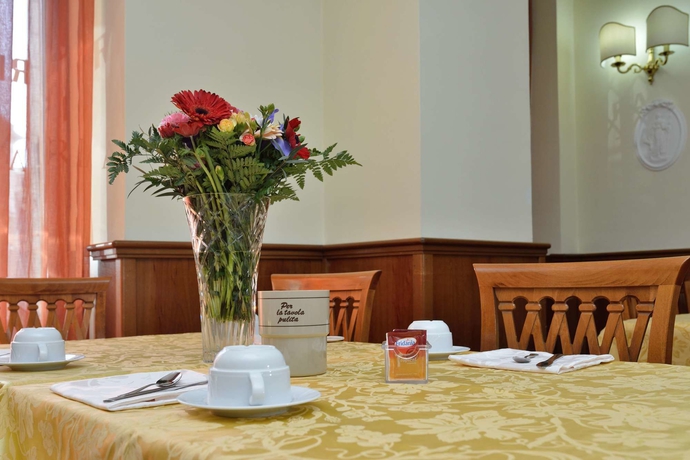 Imagen del bar/restaurante del Hotel Hiberia. Foto 11