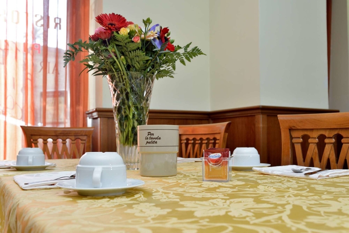 Imagen del bar/restaurante del Hotel Hiberia. Foto 14