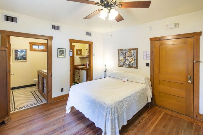 Imagen general del Hotel Hibiscus Coffee and Guesthouse. Foto 7