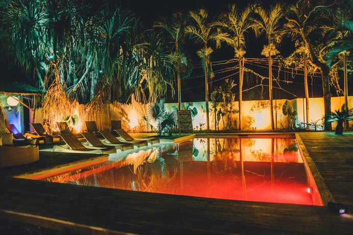 Imagen de la piscina del Hotel Hibiscus Garden Inn. Foto 18