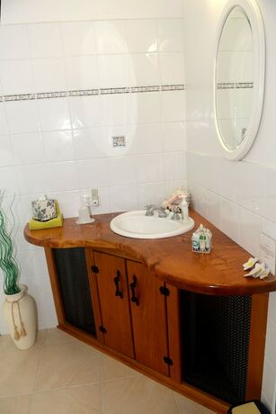 Imagen general del Hotel Hibiscus Lodge Bed and Breakfast. Foto 11
