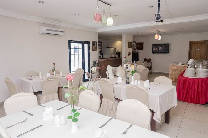 Imagen del bar/restaurante del Hotel Hibiscus Louis. Foto 3