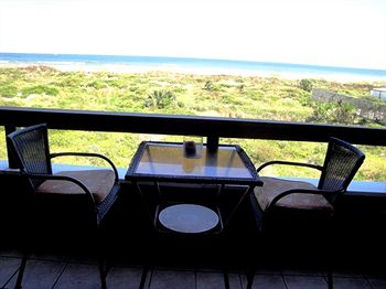 Imagen general del Hotel Hibiscus Oceanfront Resort. Foto 4