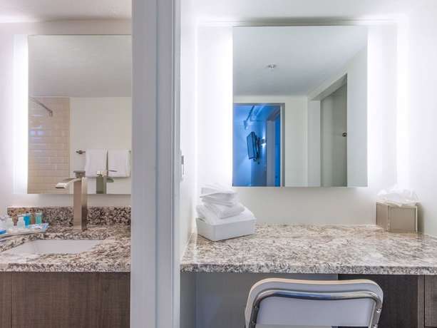 Imagen de la habitación del Hotel Hibiscus Suites - Gateway to Siesta Key. Foto 13