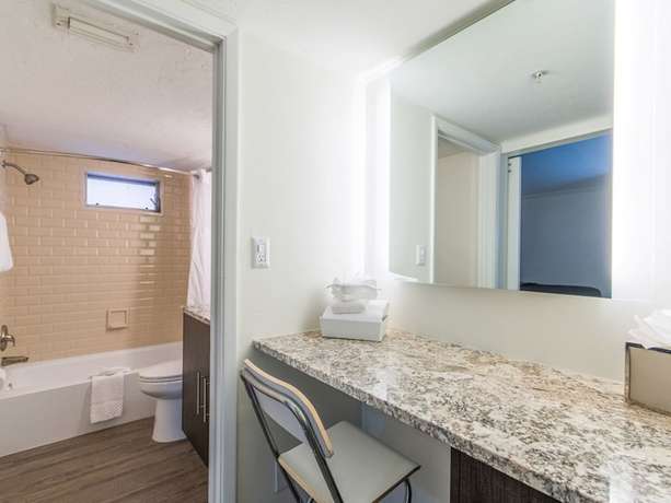 Imagen de la habitación del Hotel Hibiscus Suites - Gateway to Siesta Key. Foto 18