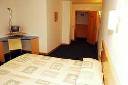 Imagen de la habitación del Hotel Hiblanc. Foto 5