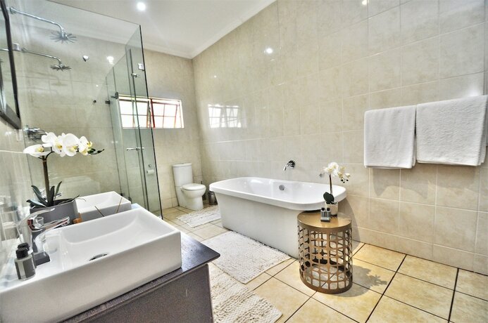 Imagen de la habitación del Hotel Hibon Lodge. Foto 15