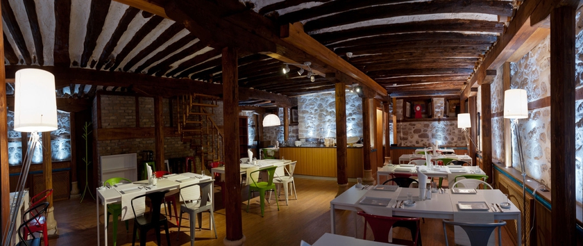 Imagen del bar/restaurante del Hotel Hich Konya. Foto 3