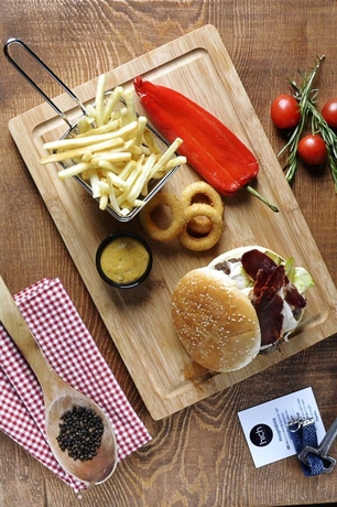 Imagen del bar/restaurante del Hotel Hich Konya. Foto 6