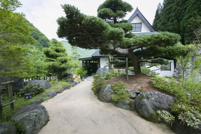Imagen de los exteriores del Hotel Hida Tsuzuri Oboro. Foto 29