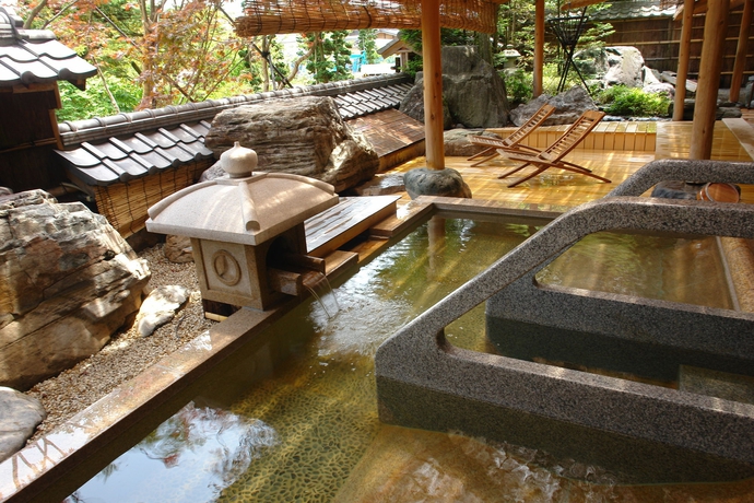 Imagen de la piscina del Hotel Hidatei Hanaougi. Foto 16
