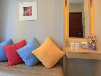Imagen de la piscina del Hotel Hidayah Grand. Foto 12