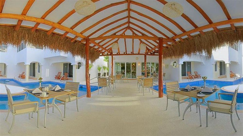 Imagen del bar/restaurante del Hotel Hidden Beach Resort Au Naturel Adults Only - All Inclusive. Foto 2