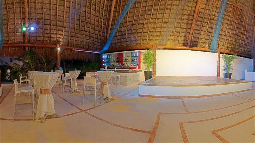 Imagen de los exteriores del Hotel Hidden Beach Resort Au Naturel Adults Only - All Inclusive. Foto 10