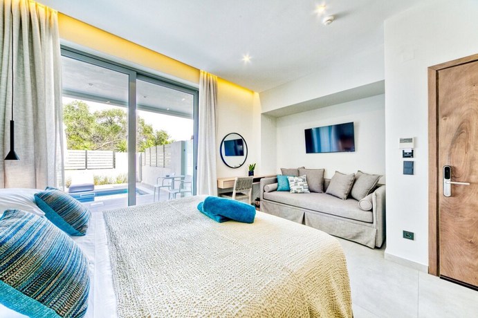 Imagen de la habitación del Hotel Hidden Cove Corfu. Foto 8