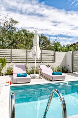 Imagen de la habitación del Hotel Hidden Cove Corfu. Foto 10