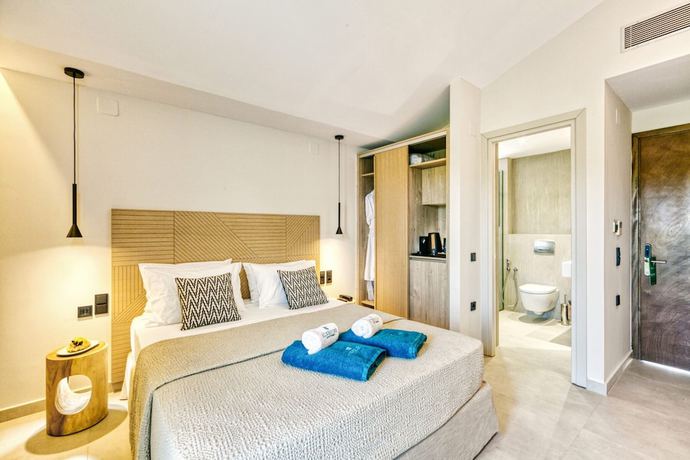 Imagen de la habitación del Hotel Hidden Cove Corfu. Foto 13