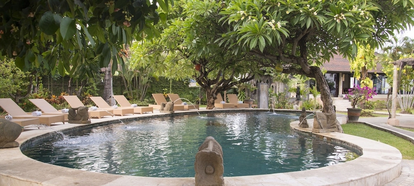 Imagen de la piscina del Hotel Hidden Paradise Cottages. Foto 17