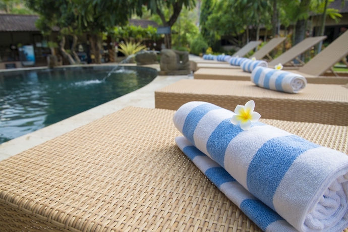 Imagen de la piscina del Hotel Hidden Paradise Cottages. Foto 18