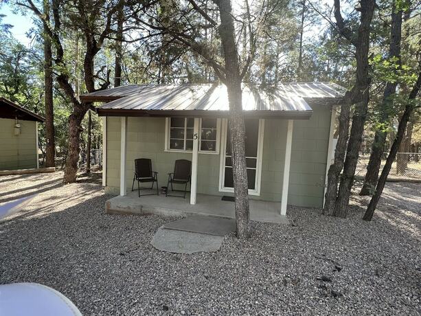 Imagen general del Hotel Hidden Rest Cabins and Resort. Foto 7