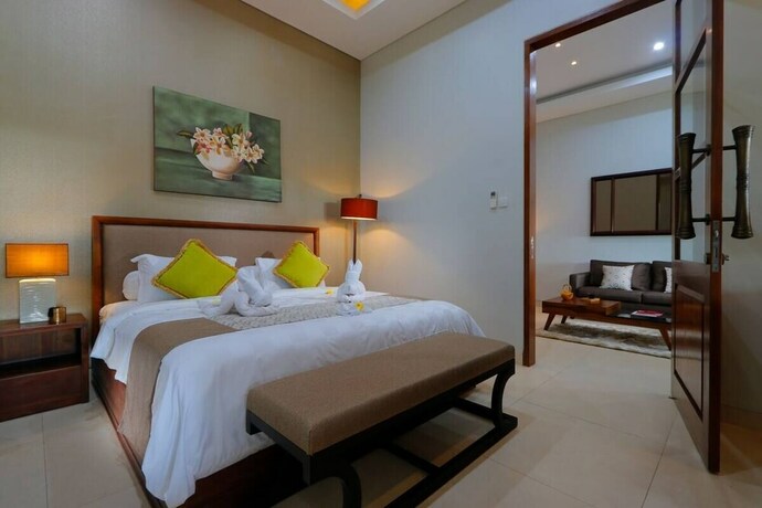 Imagen de la habitación del Hotel Hidden Seroja Villa. Foto 33