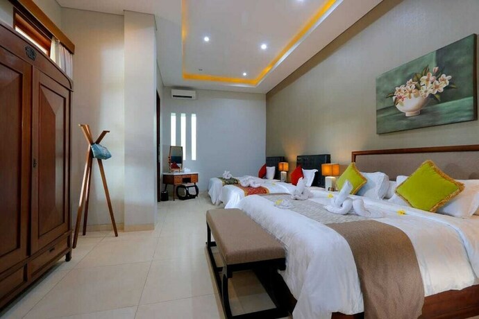 Imagen de la habitación del Hotel Hidden Seroja Villa. Foto 36