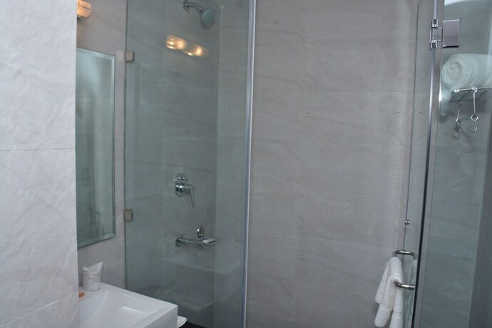 Imagen general del Hotel Hide Away Suites. Foto 3