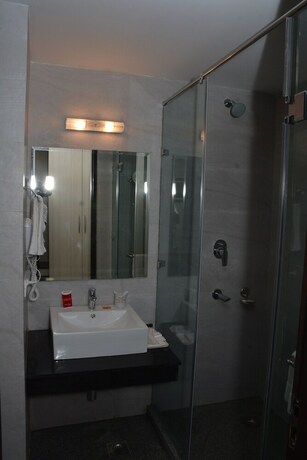 Imagen de la habitación del Hotel Hide Away Suites. Foto 23